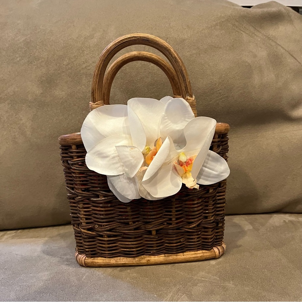 Gretchen Scott Designs small woven basket purse with flower appliqué USED